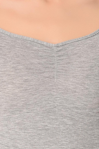 Бавовняна однотонна майка з драпіруванням на грудях 02-007