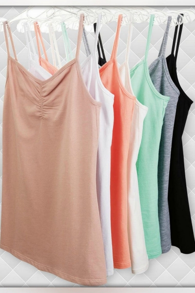 Бавовняна однотонна майка з драпіруванням на грудях 02-007