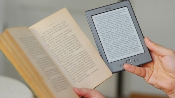 Порівняння електронної книги та звичайної