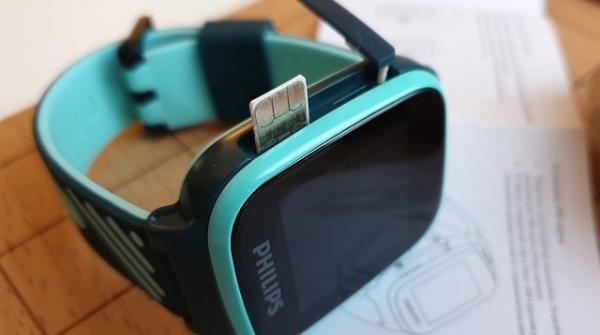 Як встановити CІМ-картку в смарт-годинник