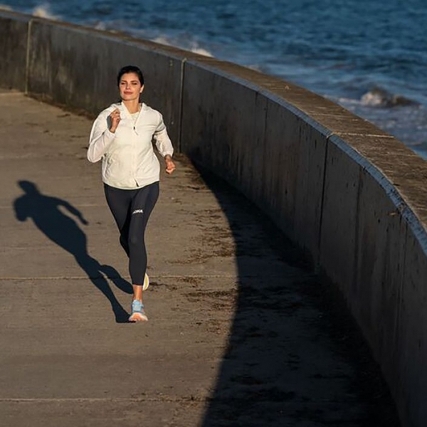 Кросівки для бігу жіночі HOKA Bondi 8 блакитні 1127952-SSCA 13