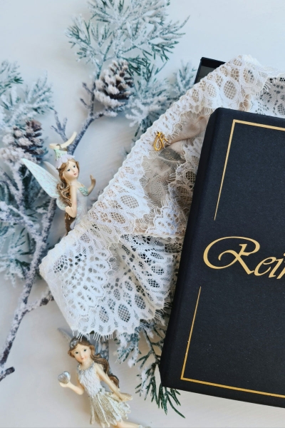 Комплект белья с кружевом шантильи Chantalle L21038